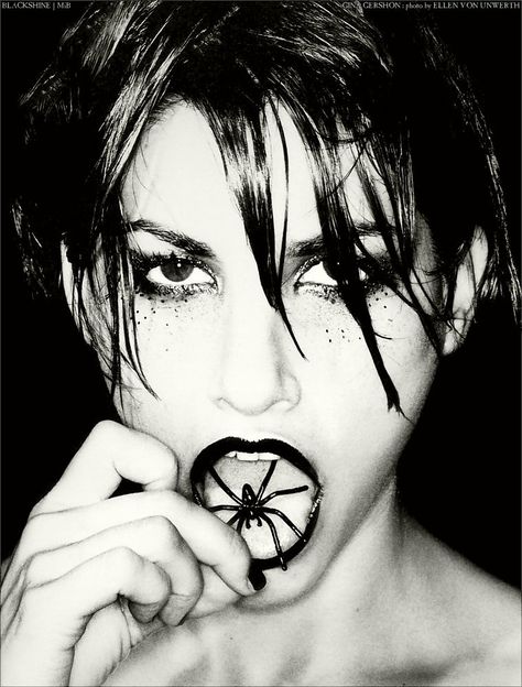 Gina Gershon photographed by someone with a really long name that I forgot (1997) (photographer really is talented tho, imma try to remember his name)😫😫 Gina Gershon, Ellen Von Unwerth, Claudia Schiffer, Girl Crush, Vanity Fair, Behind Ear Tattoo, Picture Perfect, Celebrity Crush, Beautiful Photo