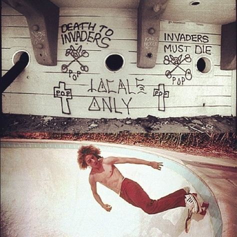 Tony Alva, Lords Of Dogtown, Jay Adams, Skate Photography, Skateboarding Aesthetic, Old School Skateboards, Skate Photos, Locals Only, Skate And Destroy