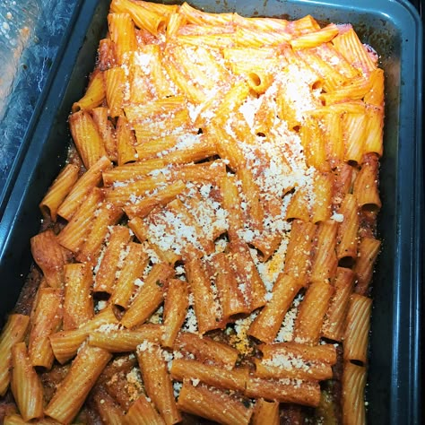 Easy No Boil Pasta Bake Recipe - Genius Kitchen Oven Cooked Pasta, Pasta Bake Casserole, Baking Pasta In The Oven, Easy Oven Pasta Recipes, Cook Pasta In Oven, Dry Pasta Bake, How To Cook Pasta In The Oven, No Cook Pasta Bake, Pasta In The Oven Easy Recipes