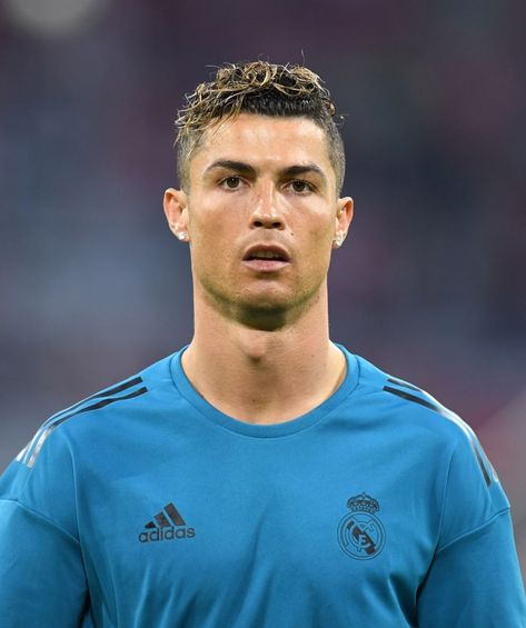 Ronaldo 💔⚔️ Cr7 Noodle Hair, Ronaldo Widget, Cristiano Ronaldo Noodle Hair, Ronaldo Noodle Hair, Noodle Hair, Ronaldo Haircut, Ronaldo Pictures, Ronaldo Real Madrid, Ronaldo Real