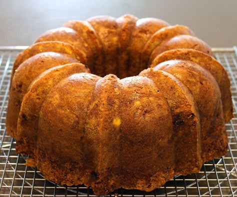 Sherry Cake, Bundt Coffee Cake, Apple Sour Cream Cake, Sour Cream Bundt Cake, Coffee Cake Bundt, Old Fashioned Pound Cake, Classic Coffee Cake, Easy Bundt Cake Recipes, Apple Coffee Cake