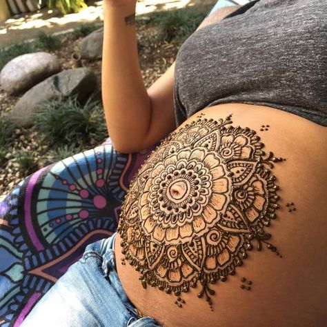 Henna Belly Designs, Henna On Pregnant Belly, Henna On Belly, Henna Belly Pregnancy, Pregnant Henna, Henna Pregnant Belly, Maternity Henna, Henna Belly, Belly Henna