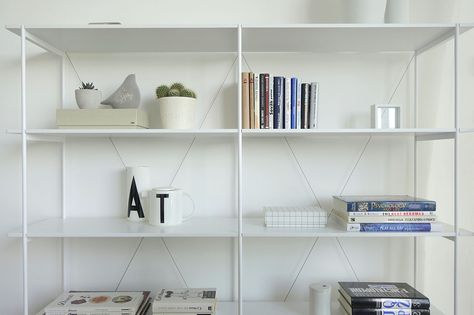 White airy shelf. Interior Ideas, White Metal, Storage Shelves, Shelving Unit, Metal Frame, Shelves, White, Home Decor, Design