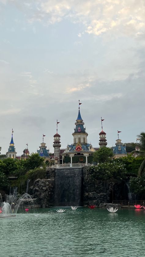 Imagica Theme Park Aesthetic, Imagica Theme Park Snap, Imagica Theme Park Mumbai, Imagica Theme Park, Goa Photography, Mumbai Trip, Glow Table, Best Whatsapp Dp, Mumbai City