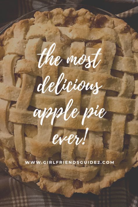 Easy and delicious apple pie recipe.  Perfect for fall!  #applepie #fallrecipes Granny Smith Apple Pie, Apple Pie Recipe Homemade, Southern Banana Pudding, Homemade Apple Pie, Pink Lady Apples, Apple Pie Recipe, Pie Tops, Homemade Apple Pies, Pie Crust Recipes