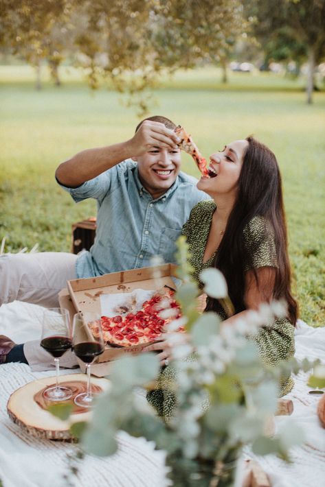 Fall in Florida anyone? I wanted to do a fun fall-inspired photoshoot to start a tradition of one of many photoshoots Michael and I would do together as a family. So I suggested doing a picnic-style with pizza and wine because wine not? @southflowithfran Pizza Picnic Photoshoot, Picnic Family, Pizza Picnic, Picnic Pictures Couple, Couples Picnic Photoshoot, Picnic Couple Photoshoot, Family Picnic Photoshoot, Couple Picnic, Picnic Engagement Photos