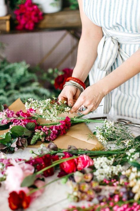 Mothers Day Bouquet, Florist Brand, Mother's Day Bouquet, Mexico House, Camille Styles, Flower Studio, Floral Studio, Floral Photography, Shooting Photo