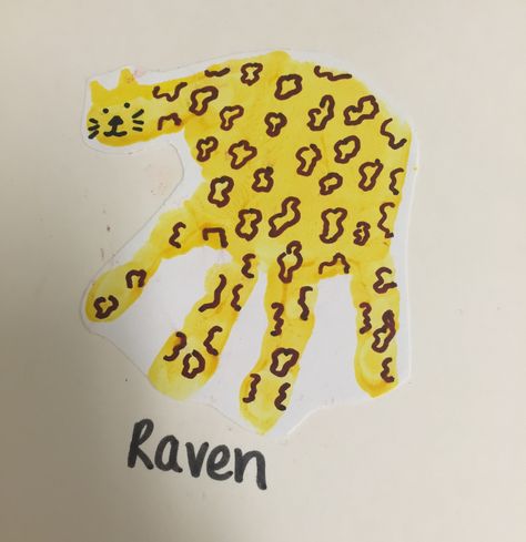 Cheetah handprint craft Cheetah Handprint Art, Cheetah Crafts For Kids, Cheetah Craft, Cheetah Crafts, Cheetah Party, Animal Crafts Preschool, Prek Crafts, Dear Zoo, Kindergarten Art Lessons