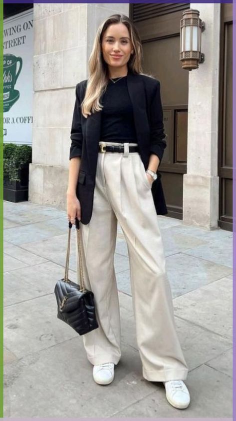 Beige Hose, How To Wear Ankle Boots, Casual Chic Outfits, Look Office, Ankle Boots Dress, Outfits Dress, Elegante Casual, Networking Event, Fashion 101