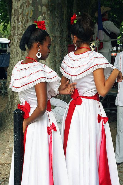 Cuban Folk Costume and Dance | peace-on-earth.org | Flickr Traditional Cuban Dress, Cuban Dress, Afro Latinas, Cuban Outfit, Cuban Wedding, Jamaican Clothing, Cuban Party, Style Dress Patterns, Cuban Culture