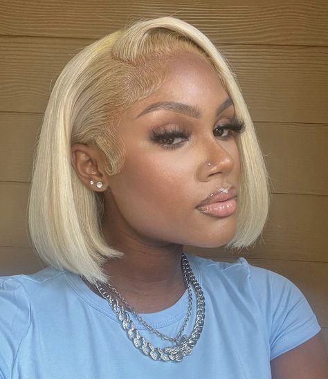 Short Blonde Wig Hairstyles, Ash Blonde Short Hair Black Women, Bob Hairstyles Blonde, Chocolate Blonde, Sleek Bob Hairstyles, Colored Bobs, Short Red Hair, Blonde Bangs, Frontal Wig Hairstyles