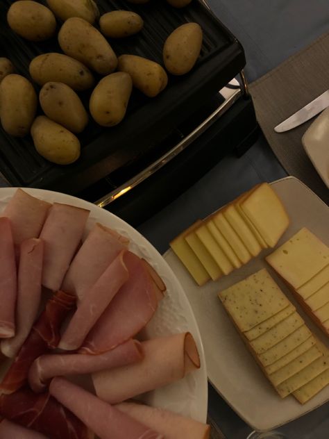 raclette is a typical french dish Raclette Aesthetic, Raclette Night, Raclette Originale, Raclette Party, Group Aesthetic, Winter Things, French Dishes, Daily Pictures, A Typical