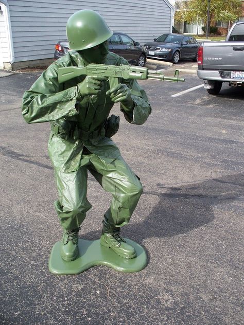 Soldier Halloween Costume, Toy Story Soldiers, Army Men Costume, Halloween Costume Contest Winners, Mens Halloween Costumes Diy, Toy Soldier Costume, Halo Halloween, Bad Christmas, Toy Story Halloween