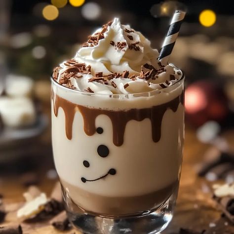 Dirty Snowman Cocktail Dirty Snowman Drink Recipe, Dirty Snowman Drink, Dirty Snowman Cocktail, Melted Snowman Drink, Easy Dirty Snowman Cocktail, Dirty Snowman Drink Baileys, Snowman Drink, Snowman Cocktail, Boozy Shakes