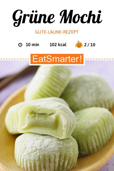 Gute-Laune-Rezept: Grüne Mochi - kalorienarm - schnelles Rezept - einfaches Gericht - So gesund ist das Rezept: 2,8/10 | Eine Rezeptidee von EAT SMARTER | Ernährung, Superfood-Rezepte, Matcha, Matcha Gebäck, Matcha Kuchen, Vegan, Vegane Snacks, Vegane Desserts, Vegetarisch, Vegetarische Snacks, Vegetarische Desserts, Region, Asiatische, Japanische, Spezielles, Ferienküche, Festliche, Süße, Mahlzeit, Snacks, Dessert, Süßigkeiten #silvester #rezepte Mooncake Recipe, Food Hub, Vegan Sweets, Eat Smarter, Vegan Baking, Sweets Desserts, Food Festival, Vegan Desserts, Healthy Desserts