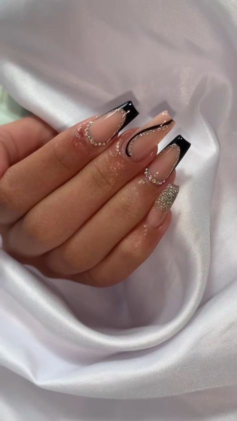 #nailart #naildesigns #nailinspiration #nailsofinstagram #nailgoals #nailtrends #nailfashion #nailcare #nailpolish #nailobsessed Nails With Black Design, White Nails With Black, Nails With Black, Trending Nails, Nail Art Ideas, Nail Trends, White Nails, Black Design, Fashion Nails