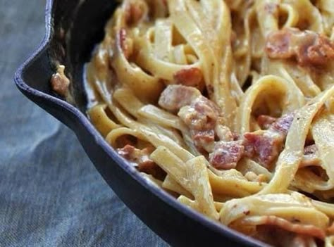 CREAMY DREAMY BACON CARBONARA #justapinchrecipes Fettucini Carbonara, Creamy Bacon Carbonara, Chicken And Bacon Carbonara, Bacon Carbonara, Bacon Sauce, Carbonara Recipe, Bacon Pasta, Pasta Carbonara, Carbonara Pasta