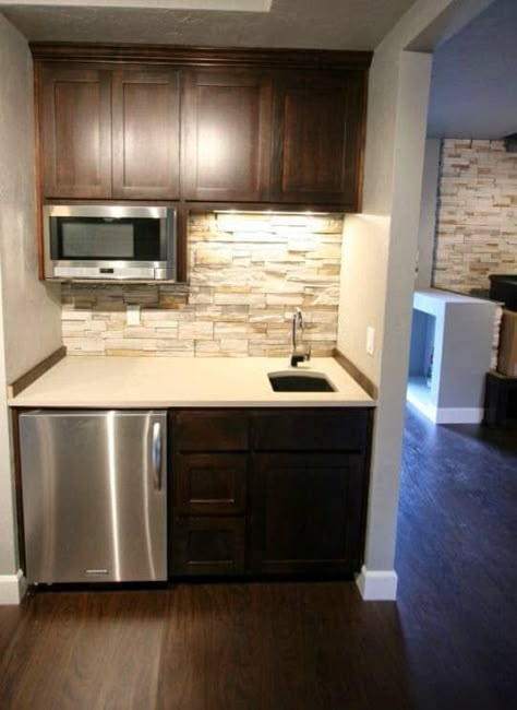 Basement Kitchenette, Small Kitchenette, Basement Inspiration, Basement Kitchen, Basement Apartment, Small Basements, Basement Makeover, Ideas Casa, Mini Kitchen