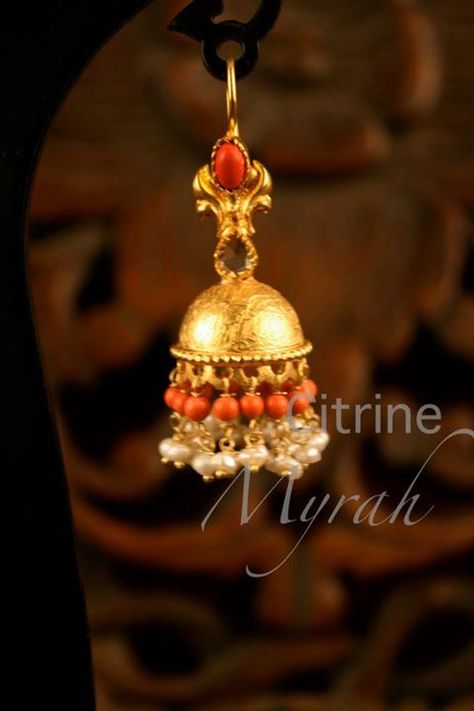 Gold Earrings Indian, Gold Pearl Jewelry, Handcrafted Silver Jewelry, Beaded Necklace Designs, Antique Bridal Jewelry, Gold Jewelry Stores, Light Weight Jewelry, Antique Jewelry Indian, Black Beaded Jewelry