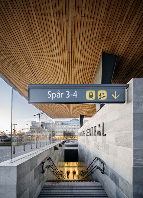 Metro Entrance Design, Public Building Entrance Design, Train Station Entrance, Subway Station Entrance, Subway Station Architecture, Subway Entrance, Underground Building, Bus Stop Design, David Chipperfield