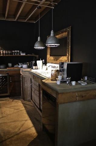 Estilo industrial Rustic Industrial Kitchen, Retro Style Kitchen, Scandinavia Design, Industrial Kitchen Design, Industrial Style Kitchen, Industrial Interior Design, Dark Walls, Concrete Wood, Industrial Kitchen