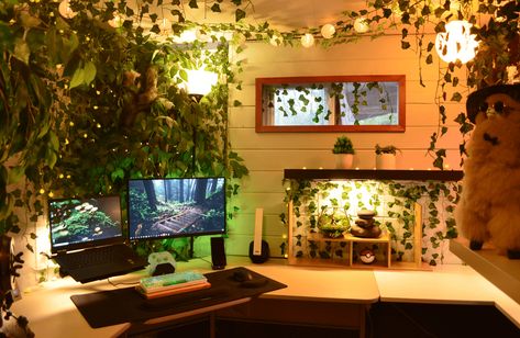 Natural Gaming Setup, Nature Gaming Setup, Nature Setup, Nature Office, Desk Setup Ideas, Cosy Lighting, Dream Desk, Pc Setups, Desk Setups