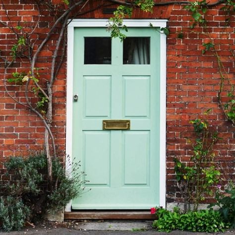 Mint Green Front Door with Brick Orange Brick Houses, Front Door Inspiration, Blue Front Door, Beautiful Front Doors, Orange Brick, Front Door Paint Colors, Door Paint Colors, Pintura Exterior, Red Brick House