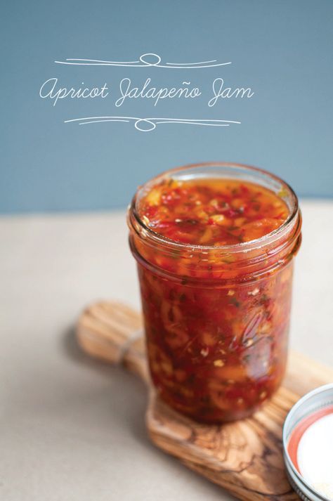 Apricot Pepper Jam Recipe, Canning Apricots, Apricot Preserves Recipe, Jalapeno Jam Recipe, Pepper Jelly Recipes, Apricot Preserves, Jalapeno Jam, Jalapeño Peppers, Apricot Recipes