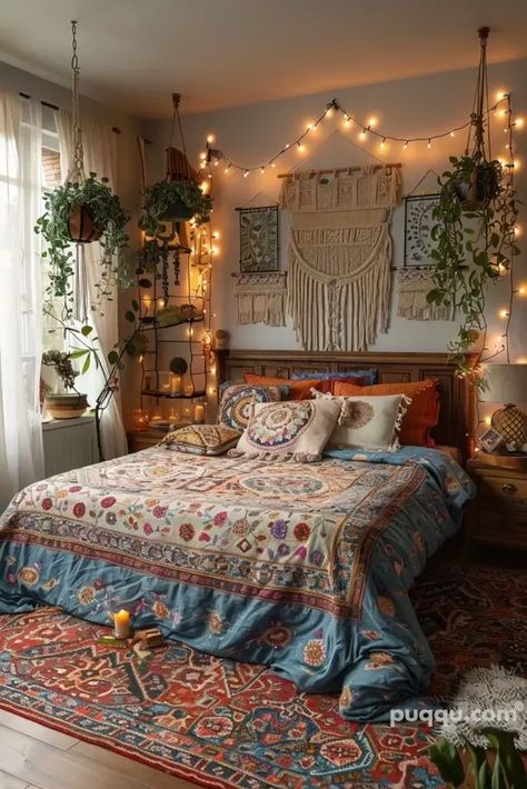 Eclectic Boho Bedroom, Boho Bedrooms, Boho Apartment, Boho Ideas, Bohemian Cottage, Bedroom Ambiance, Whimsy Goth, Bohemian Bedroom Decor, Farmhouse Bedroom Decor