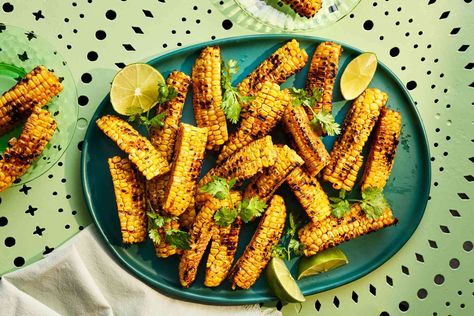 Corn ribs are a fun variation of corn on the cob. Seasoned with paprika and cumin, these corn ribs develop a great smoky flavor. Cob Recipes, Grilled Side, Corn Grilled, Rib Dinner, Corn Ribs, Grilled Side Dishes, Breakfast Party Foods, Easy Dinner Casseroles, Grilling Sides