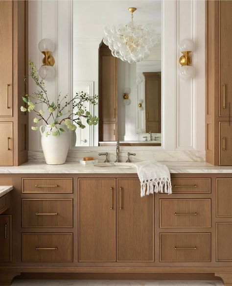 Master Bathrooms Luxury, European Bathroom, Oak Bathroom, Primary Bath, Bathroom Inspo, House Bathroom, Bath Design, Beautiful Bathrooms, Dream Home Design