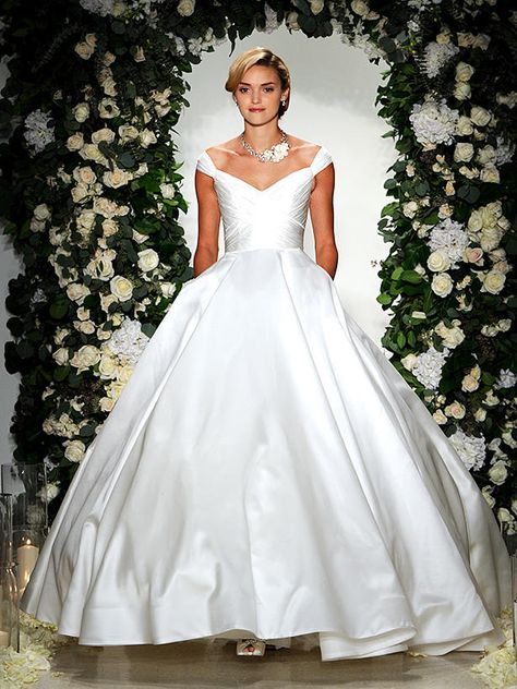 Iconic Wedding Dresses, Wedding Dresses Kleinfeld, Portrait Neckline, Popular Wedding Dresses, Anne Barge, Wedding Dress Gallery, Amanda Wakeley, Photo Simple, 2016 Wedding