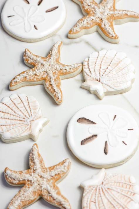 Sea Theme Cookies, Sea Shell Cookies Decorated, Beach Party Cookies, Starfish Cookies Decorated, Shell Cookies Decorated, Beach Cookies Decorated, Shell Birthday Party, Beach Wedding Cookies, Beach Sugar Cookies