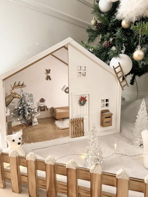 Christmas Elf House Diy, Elf House Diy, House Elf, Doll House Plans, Noel Diy, Elf House, Elf Doll, Winter Diy, Christmas Decorations Rustic