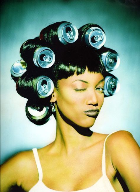 Tyra Banks. Can curlers never looked fiercer! Retro Photoshoot, America's Next Top Model, Tyra Banks, Creative Photoshoot Ideas, Retro Girls, Photoshoot Themes, Photoshoot Concept, Hair Rollers, Photoshoot Outfits