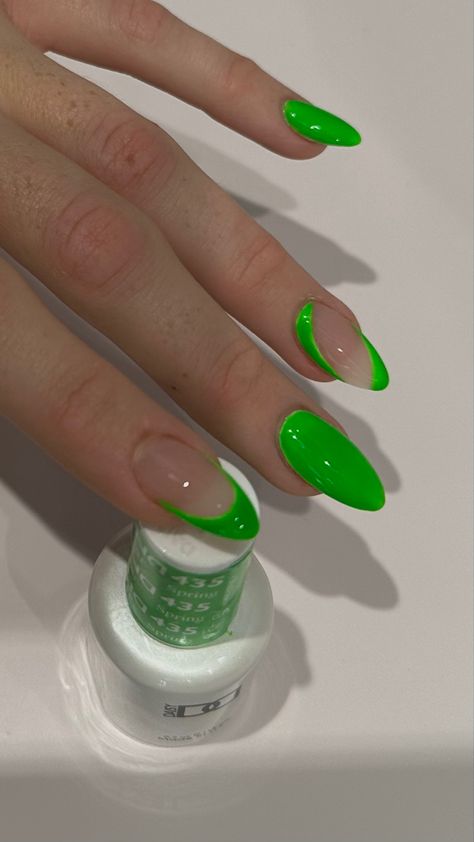 Neon Nails Aesthetic, Nail Designs Neon Green, Brat Green Nails, Brat Summer Nails, Short Neon Green Nails, Neon Green Almond Nails, Slime Green Nails, Neon Green Nail Designs, Neon Green Nail Ideas