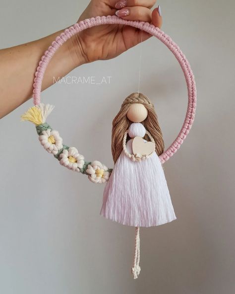 Spring Macrame Ideas, Spring Macrame, Macrame Knots Diy, Crochet Stitches Guide, Knots Diy, Spring Girl, Fairy Queen, Diy Crafts Paper Flowers