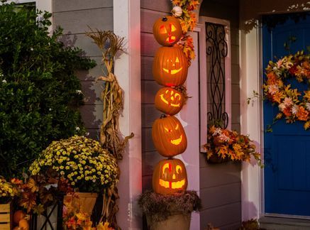 Ken's flashy, quick and easy #DIY Pumpkin Tower will bring trick-or-treaters to your door. Pumpkin Tower Diy, Diy Pumpkin Tower, Pumpkin Tower, Home And Family Crafts, Hallmark Homes, Led Tape Lighting, Halloween 3, Family Diy, Christmas Train