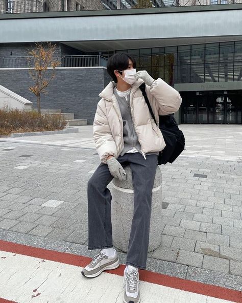 Asian Winter Outfits Korean Style, Korea Winter Outfit Men, Korean Men Winter Outfit, Winter Outfits Men Korean, Korean Winter Outfits Men, Winter Korean Outfits, Korea Winter Outfit, Snow Outfit Men, Asian Street Fashion Men