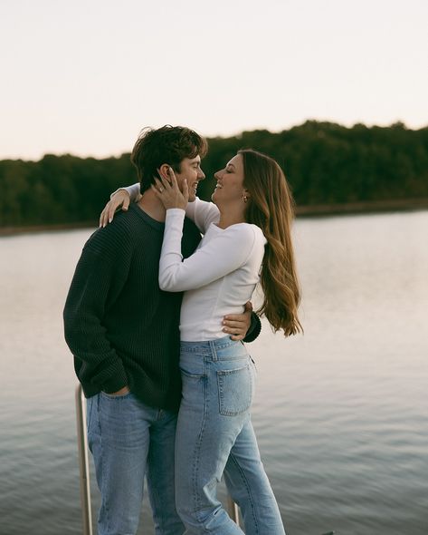 Engagement Couples Portrait Poses at a lake Couple Poses Near Lake, Lake Couple Photoshoot, Lake Engagement Pictures, Engagement Photos Lake, Lake Photoshoot, Engagement Pic, Couples Portrait, Engagement Photo Poses, Couple Photoshoot Poses