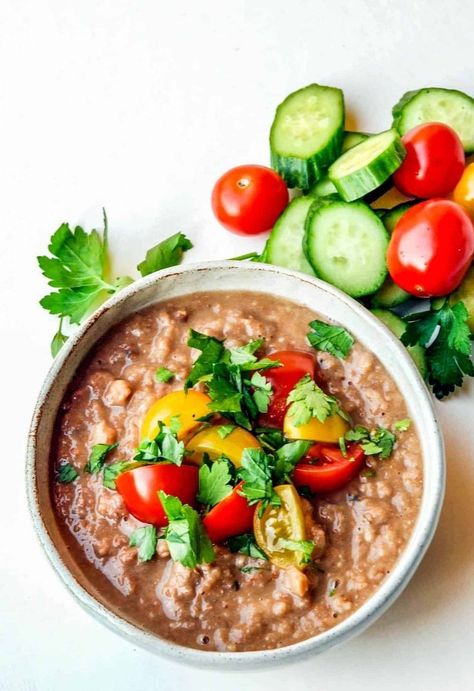 Vegetarian food : Egyptian fol medames ( beans ) All Clad Slow Cooker, Ful Medames, Fava Beans Recipes, Vegan Slow Cooker, Middle Eastern Dishes, Slow Cooker Recipe, Egyptian Food, Fava Beans, Delicious Breakfast Recipes