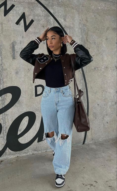 Black Jeans Outfit Inspo Aesthetic, Going Out Curvy Outfit, Cute Outfits For College Black Women, Streetwear Fashion Dunks, Aesthetic Outfit Ideas For School Winter, Outfits Ideas With Dunks, Black Women Outfit Ideas Casual, Classic Outfits For Black Women, Matt Rife Show Outfit