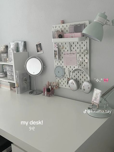 Bedroom Inspo Black, Desk Inspired, Kpop Desk, Desk Ikea, Albums Covers, Ikea Pegboard, Study Desk Decor, Ikea Desk, Cleaning My Room