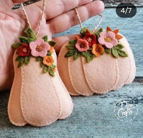 Fall Harvest Decorations, Pumpkin Ornaments, Pumpkin Ornament, Felt Pumpkins, Spring Decoration, Wedding Favors Fall, Felt Ornament, Farmhouse Fall Decor, Harvest Decorations