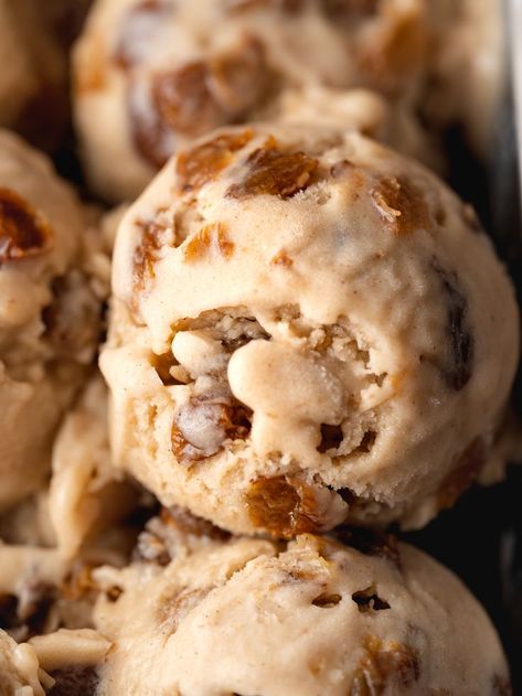 Boozy Rum Raisin Ice Cream Recipe. This decadent treat combines the best of both worlds – the rich creaminess of homemade ice cream and a generous splash of boozy goodness. Plump raisins, soaked in a rum infusion, add a burst of flavor and texture to every bite. The result is a dessert that will leave you swooning with its irresistible combination of sweet, spirited indulgence. Cinnamon Custard, Rum Raisin Ice Cream, Artisan Ice Cream, Vegan Ice Cream Recipe, Rum Cream, Easy Vegan Dessert, Ice Cream Mixture, Rum Raisin, Ice Cream Base