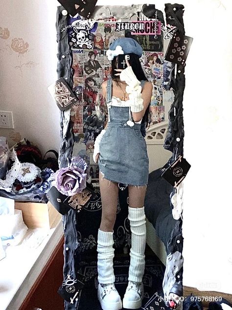 Arm Warmers Outfit, Leg Warmer Outfits, Low Rise Cargos, Witch Aesthetic Outfit, Warmers Outfit, Fits To Recreate, Leg Warmers Outfit, Gyaru Fashion, Dr Closet