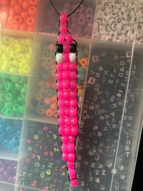 Kandi Decorations, Kandi Knife Tutorial, Kandi Bead Tutorial, Beginner Kandi Patterns, Kandi Bead Animals, Kandi Worm Tutorial, Kandi Bead Crafts, Kandi Animal Tutorial, Kandi Bracelets Patterns How To Make