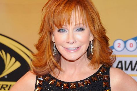 Reba McEntire series 'Malibu Country' picked up by ABC Reba Mcentire Hairstyles, Thick Hairstyles, Long Face Haircuts, Long Shag Haircut, Reba Mcentire, Heart Face, Shag Haircut, Long Faces, Hair Images