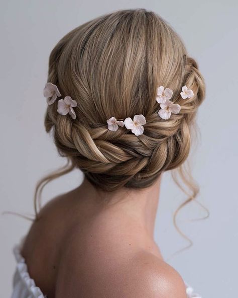 Braid Crown Bridal Hair, Wedding Updo Round Face, Boho Bride Short Hair, Boho Bridal Hair Updo, Fantasy Updo, Wedding Hair With Braid, Wedding Braid, Crown Braid Updo, Braid Crown