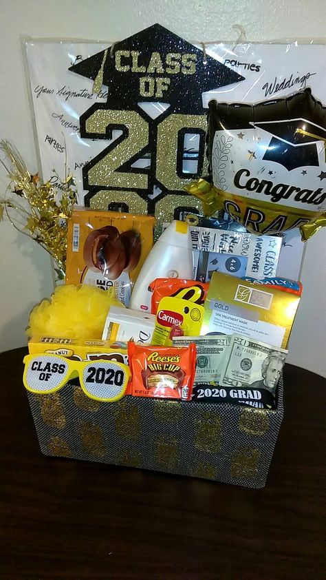 Female graduation gift basket Promotion Basket Ideas, Graduation Gifts Baskets Ideas, Graduation Gift Ideas Basket, Graduation Boxes Gift, High School Senior Basket Ideas, Graduation Snack Gift Basket, Adopt A Senior High School Gift Ideas, Good Graduation Gifts For Boyfriend, Lay Ideas For Graduation